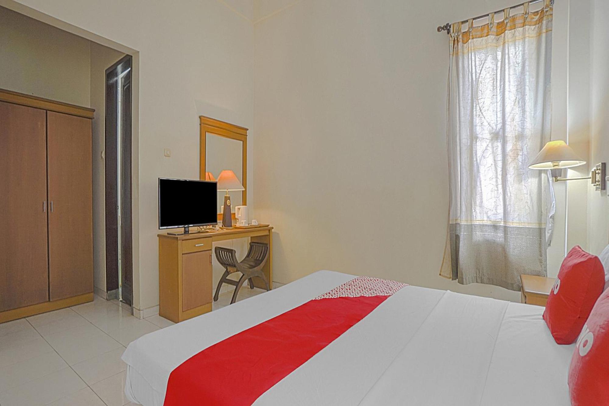 Oyo Life 90589 Palem Garden Hotel トゥルンガグン エクステリア 写真