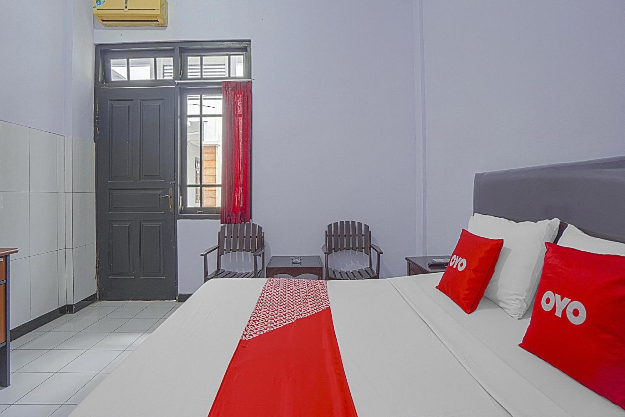 Oyo Life 90589 Palem Garden Hotel トゥルンガグン エクステリア 写真
